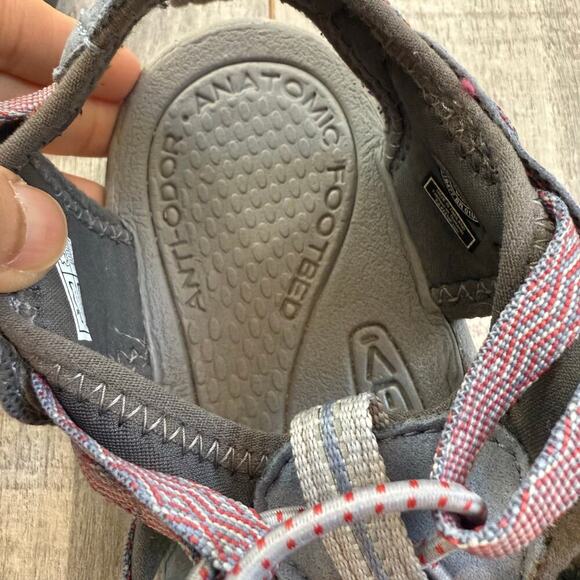 KEEN Whisper Sandals Womens 9.5 Pink Strappy Hiking Camping Outdoor Waterproof - Picture 8 of 13